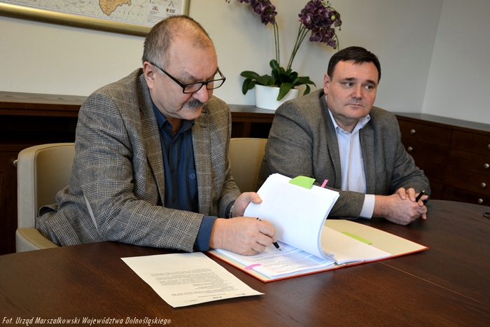 umowa z Urzędem Marszałkowskim Województwa Dolnośląskiego 700pks